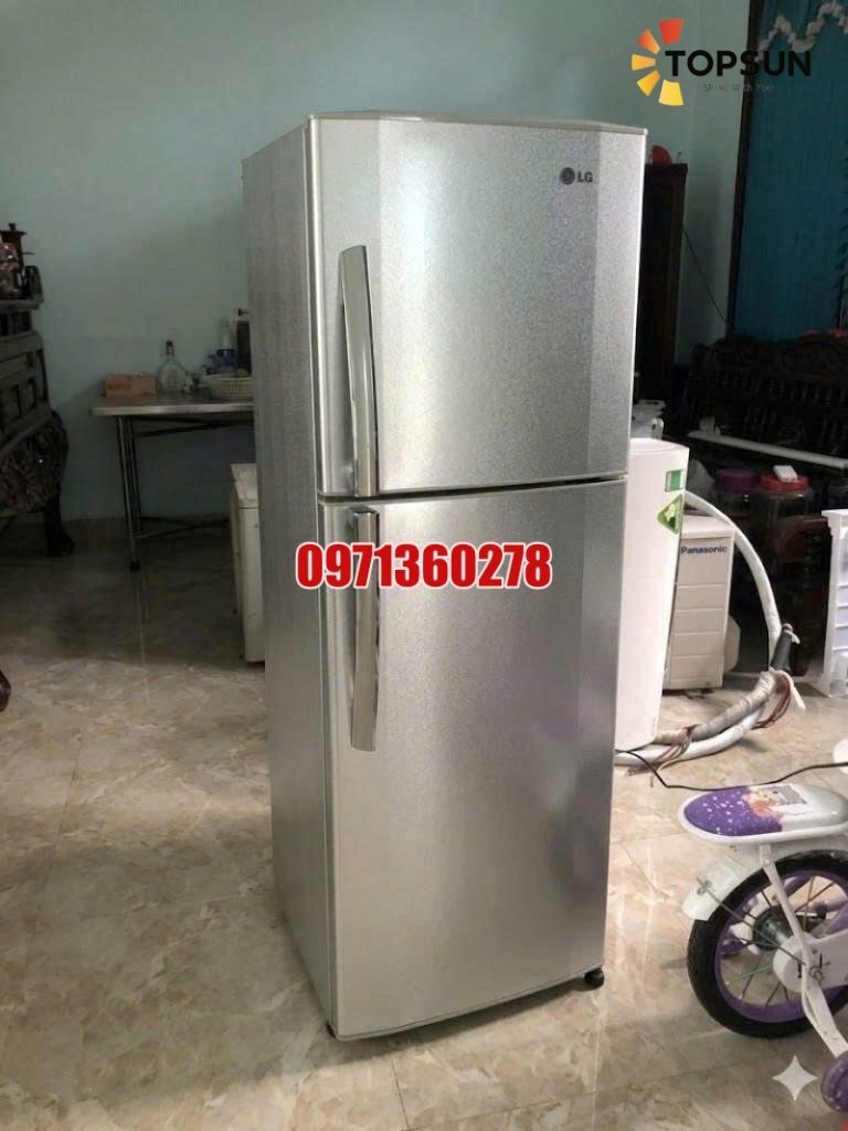 Tủ lạnh trước khi dán phim nội thất